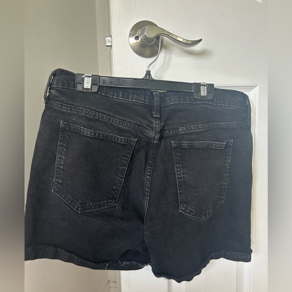 GAP Mid Rise Regular Denim Shorts in True Black - Picture 4 of 4